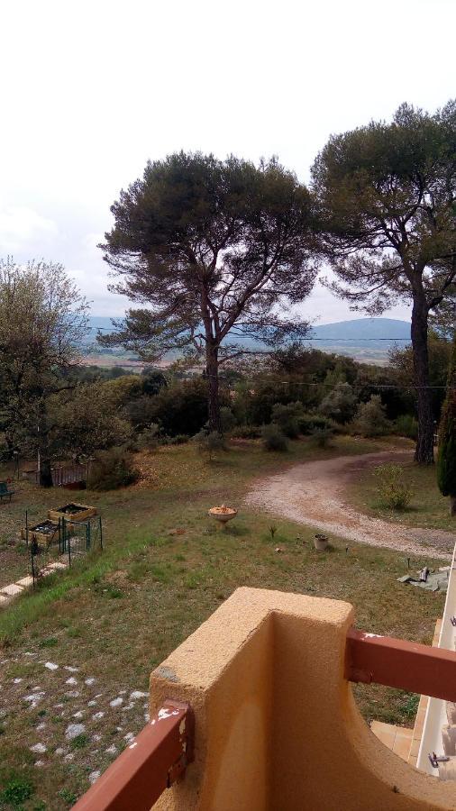 Les Cigales Bed & Breakfast Villelaure Exterior photo