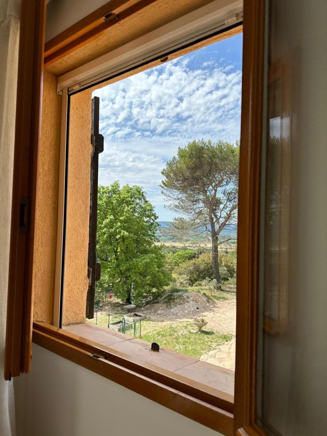 Les Cigales Bed & Breakfast Villelaure Exterior photo